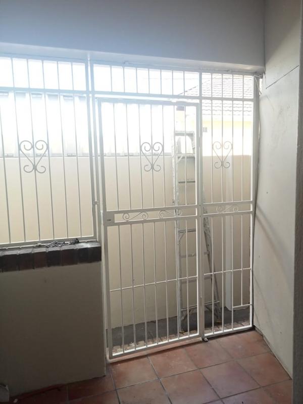 To Let 4 Bedroom Property for Rent in Goodwood Central Western Cape